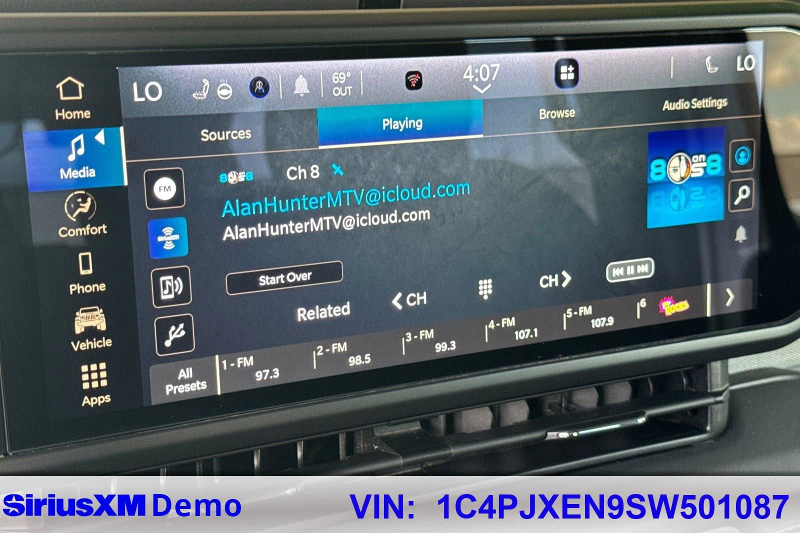 Used 2025 Jeep Wrangler Sahara image 29