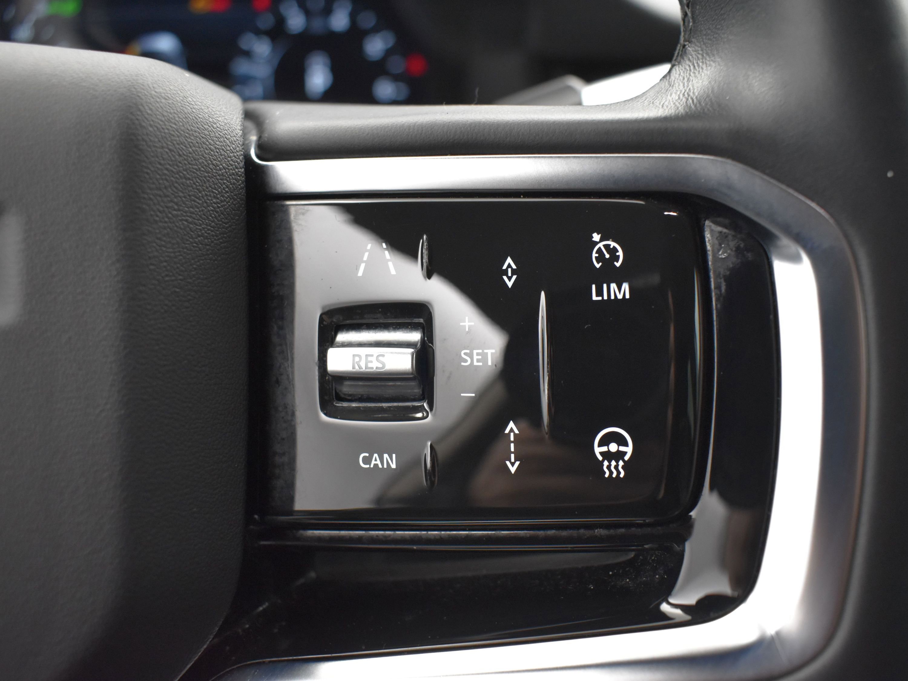 Used 2021 Land Rover Range Rover Evoque SE image 11