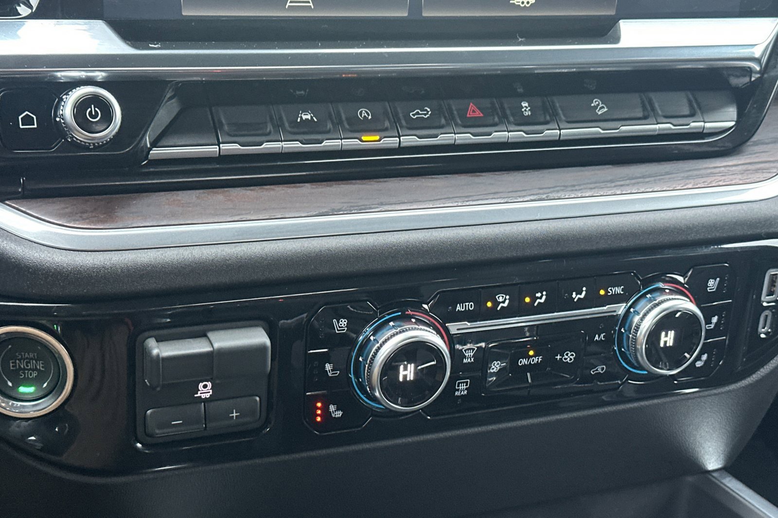 New 2026 GMC Sierra 1500 SLT w/ SLT Convenience Package image 21