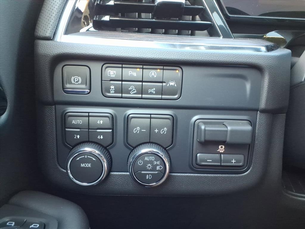 New 2026 Chevrolet Suburban Premier w/ Sun And Tow Package image 18