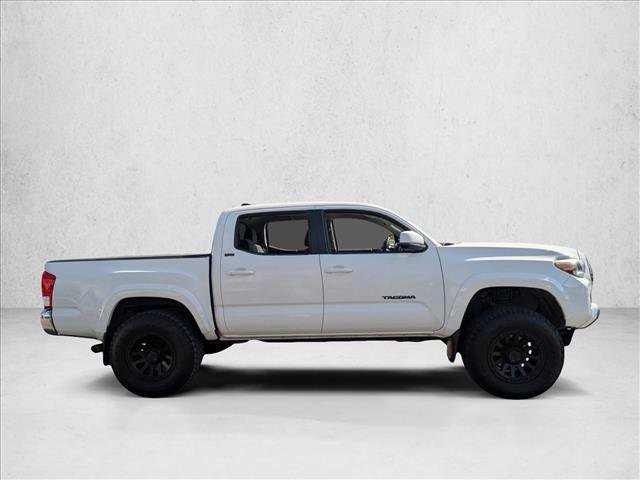 Used 2016 Toyota Tacoma SR5 w/ SR5 Appearance Package (SN) image 5