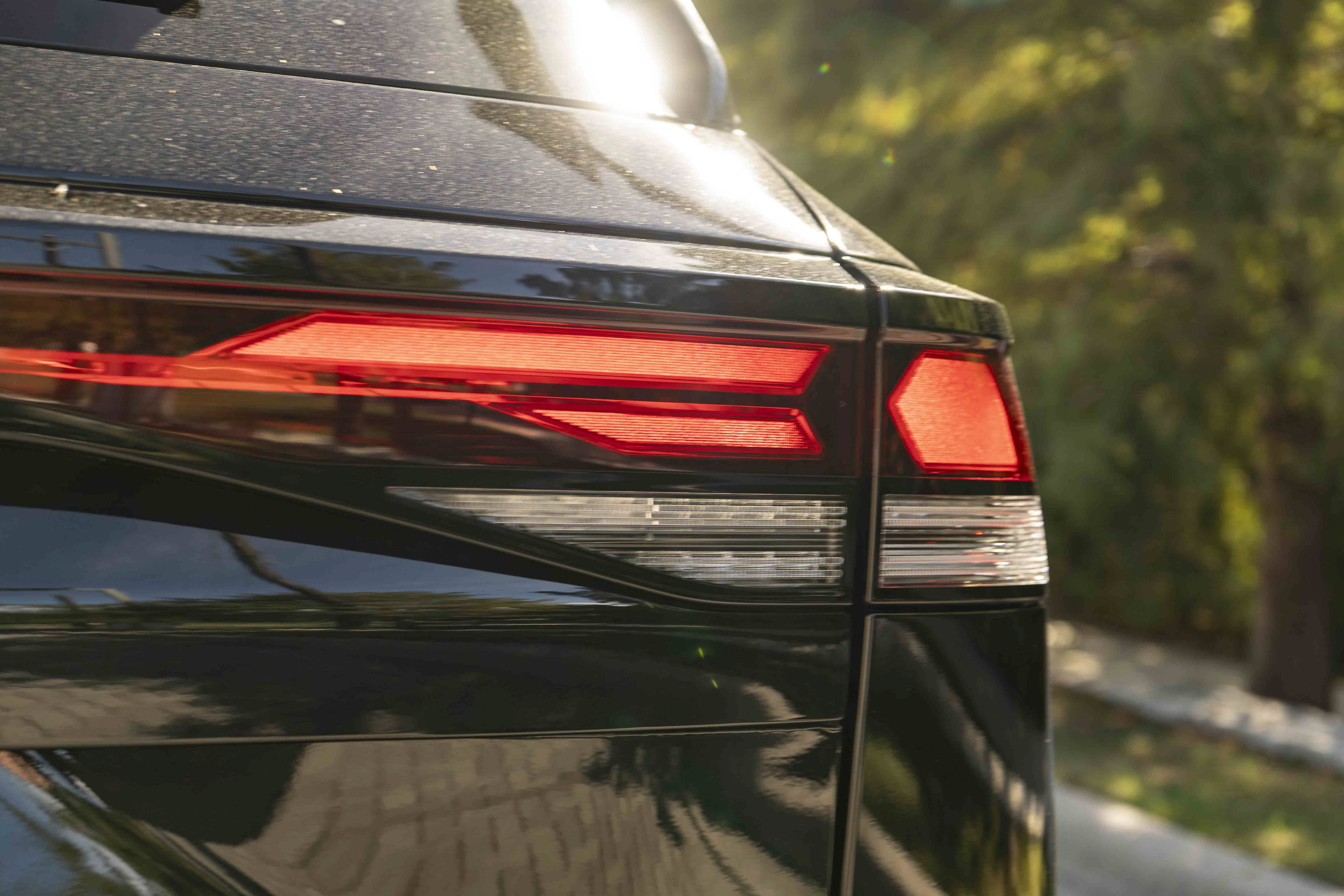 Certified 2026 Volkswagen Tiguan SE R-Line FWD image 12
