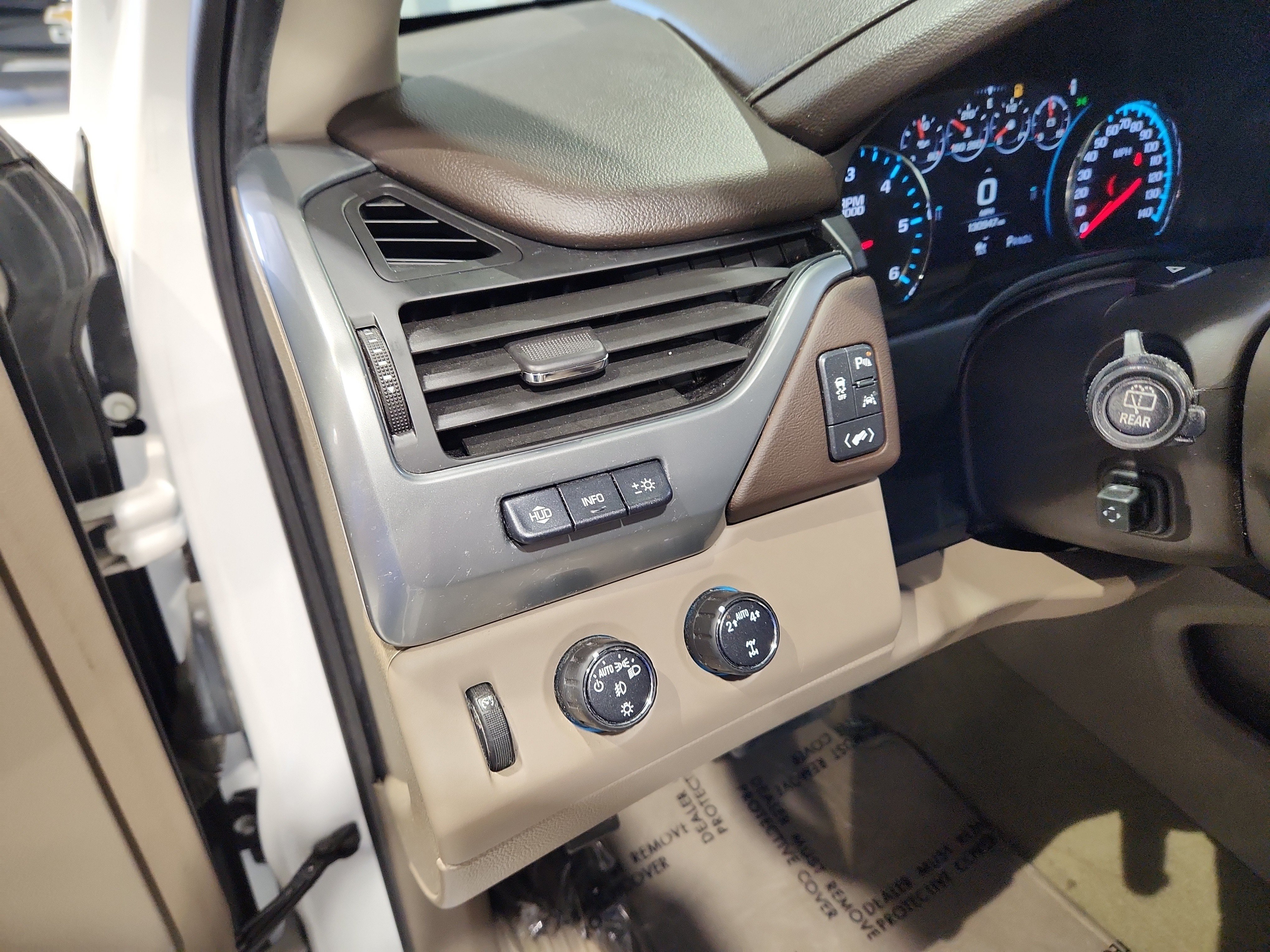 Used 2018 Chevrolet Suburban Premier AWD/4WD image 16