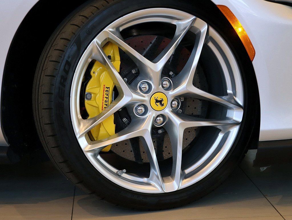 Certified 2021 Ferrari Roma image 10