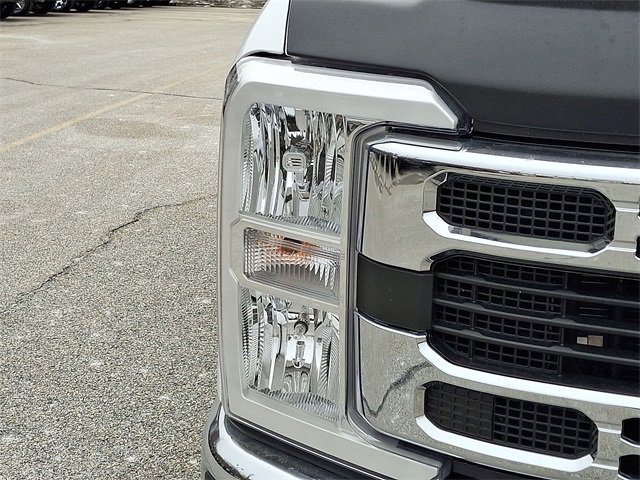 Used 2023 Ford F350 XL w/ Snow Plow Prep Package image 25