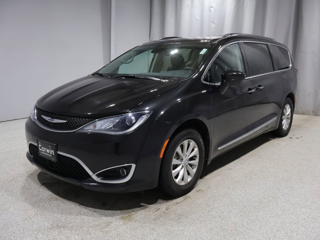 Used 2019 Chrysler Pacifica Touring-L w/ Advanced Safetytec Group image 5