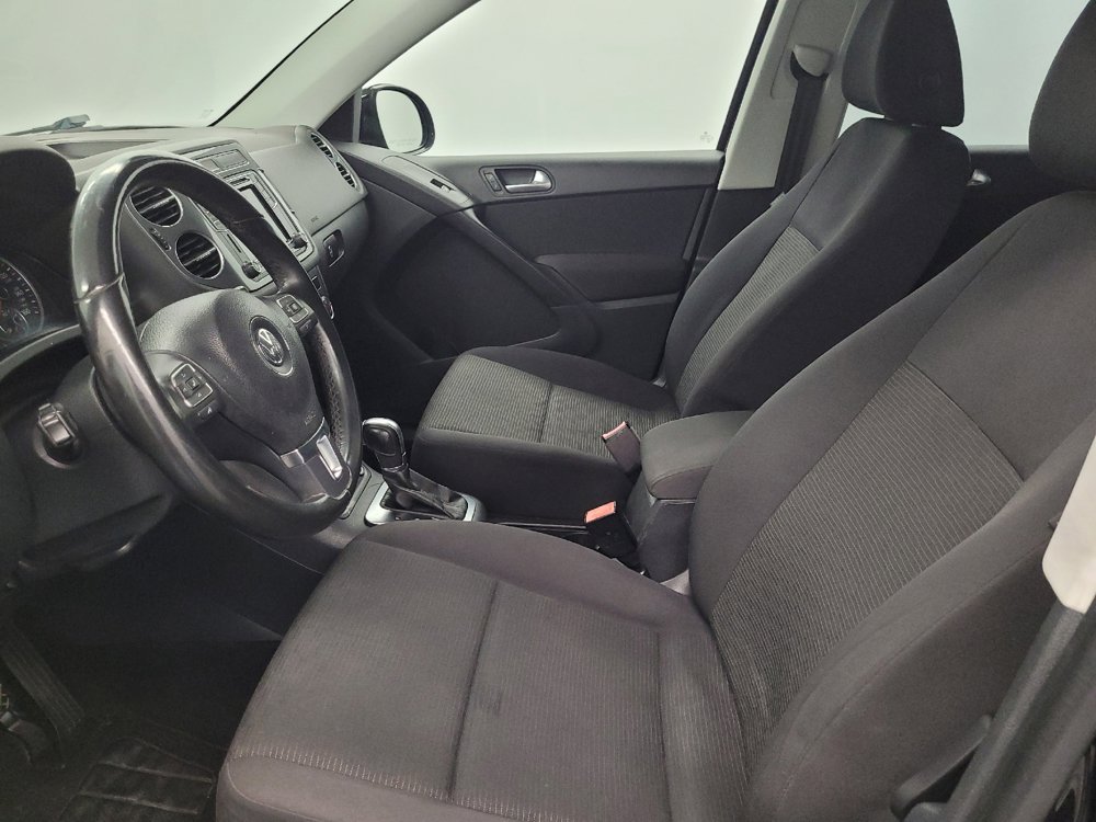 Used 2017 Volkswagen Tiguan Limited w/ Premium Package FWD image 17