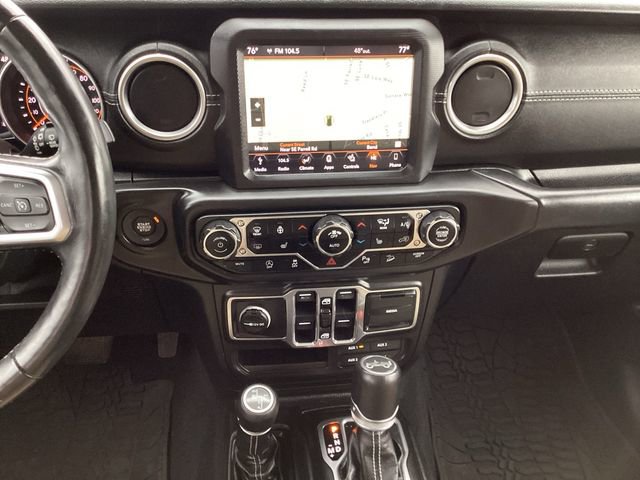 Used 2018 Jeep Wrangler Unlimited Sahara image 11