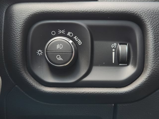 Used 2023 RAM 1500 Lone Star AWD/4WD image 29