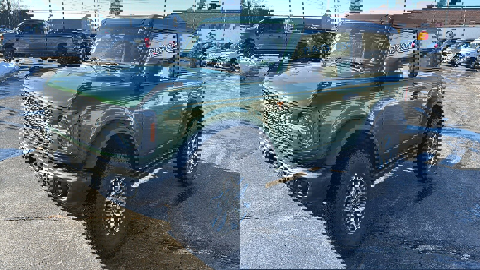 Used 2022 Ford Bronco Badlands image 3