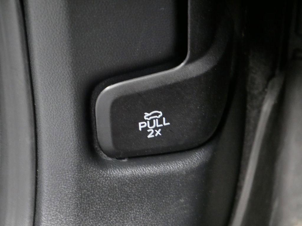 Used 2020 Ford Escape Titanium image 47