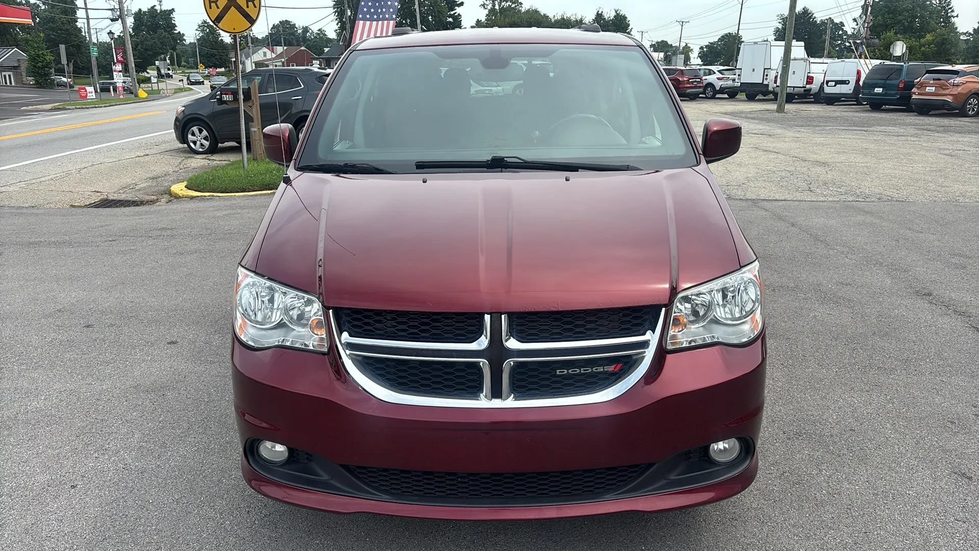 Used 2020 Dodge Grand Caravan SXT FWD image 24