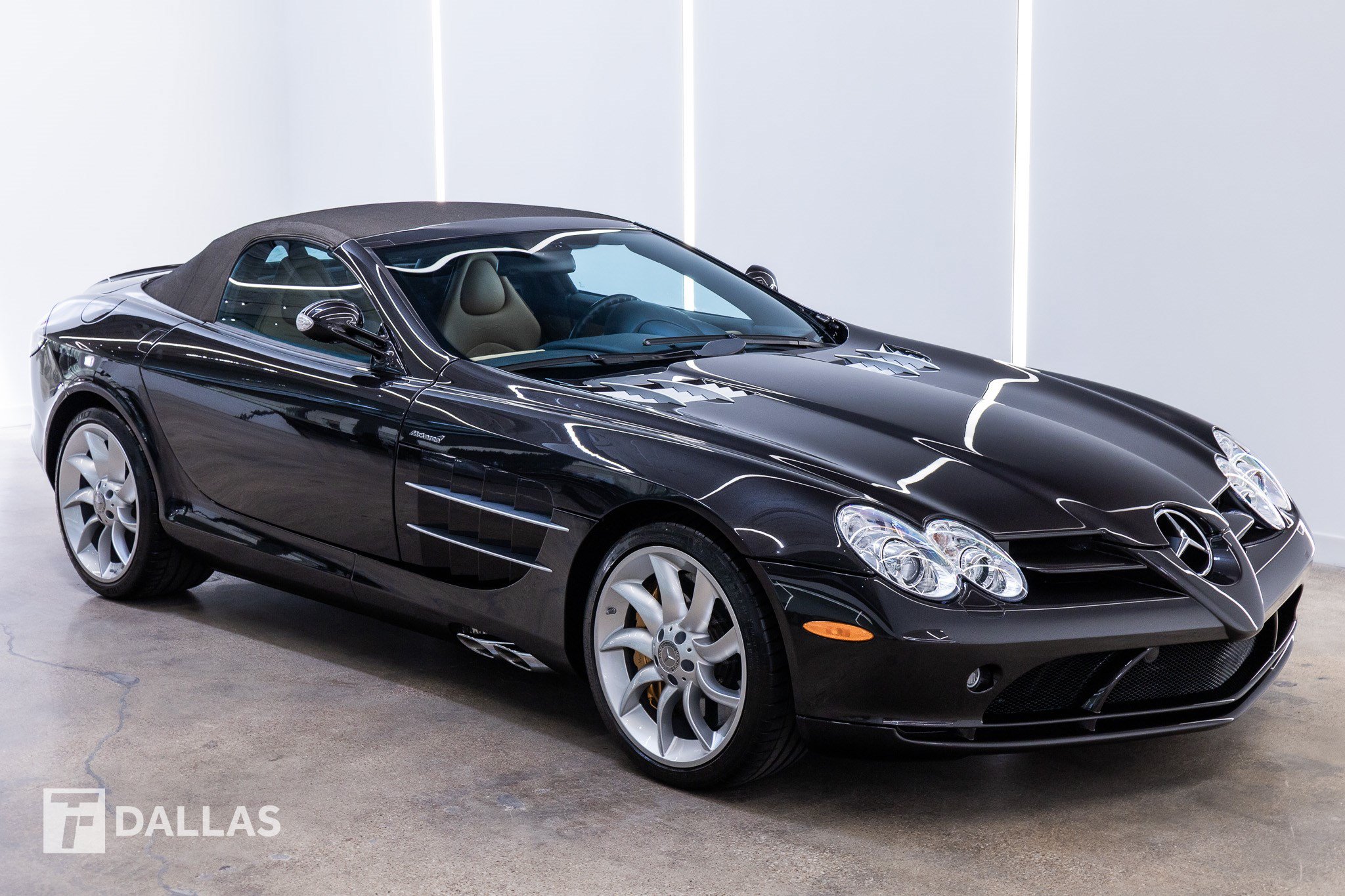 Used 2008 Mercedes-Benz SLR image 17