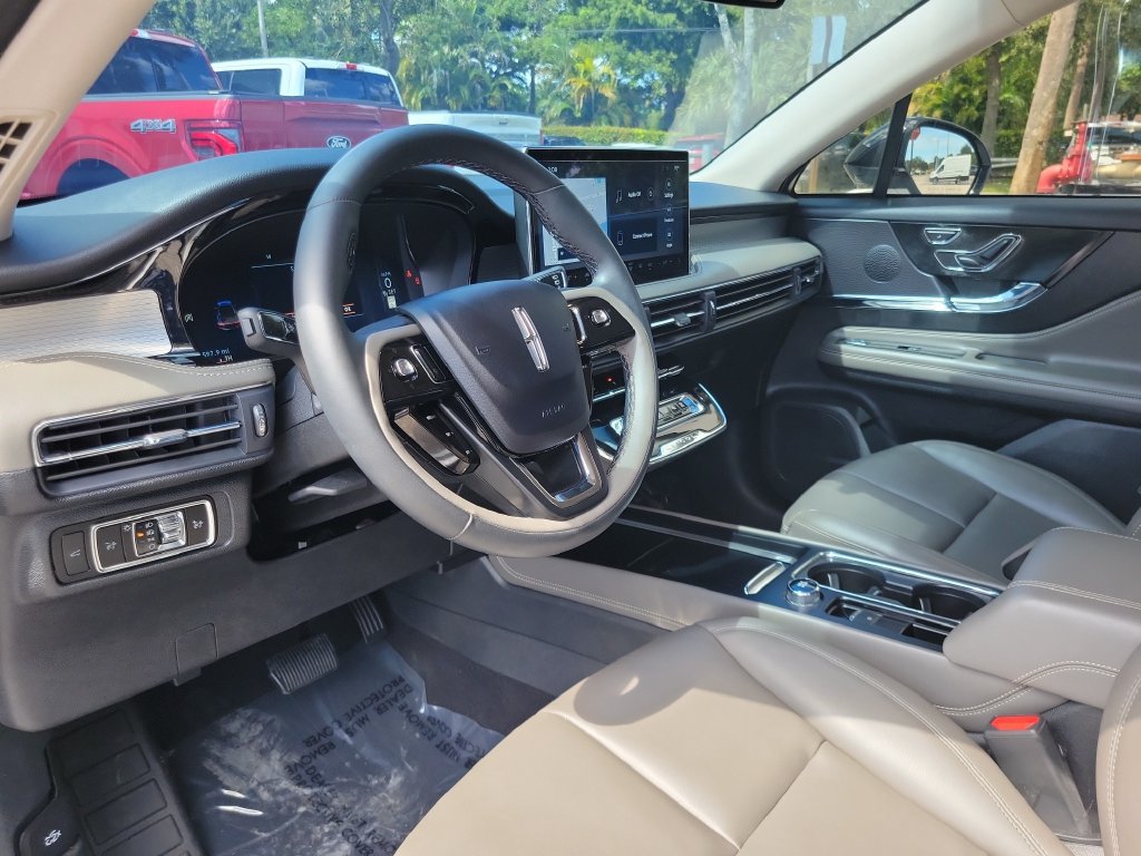Certified 2023 Lincoln Corsair FWD image 13