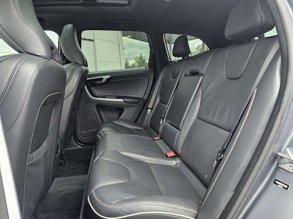 Used 2016 Volvo XC60 T6 R-Design Platinum w/ Climate Package image 16