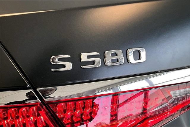 Certified 2022 Mercedes-Benz S 580 4MATIC Sedan w/ AMG Line Package image 7