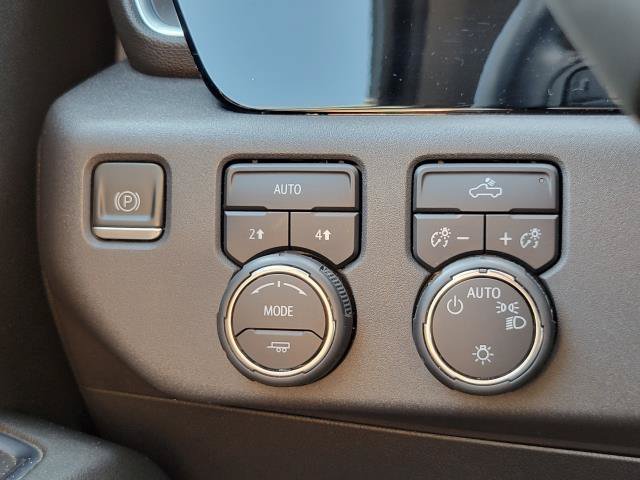 Used 2023 Chevrolet Silverado 1500 LT AWD/4WD image 14