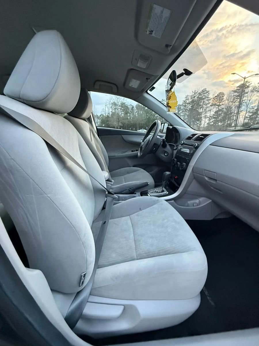 Used 2010 Toyota Corolla LE image 11