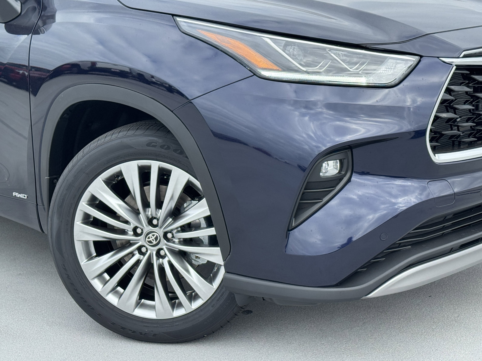 New 2026 Toyota Highlander Platinum AWD/4WD image 11