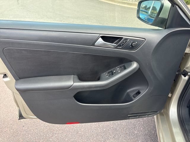 Used 2014 Volkswagen Jetta SE FWD image 13