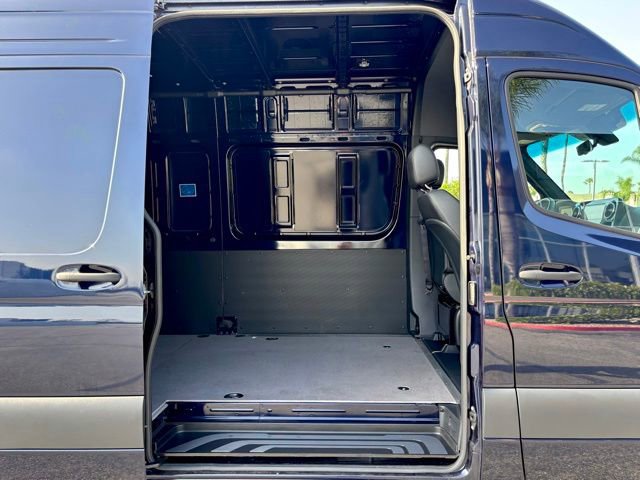 Used 2025 Mercedes-Benz Sprinter 3500 image 30