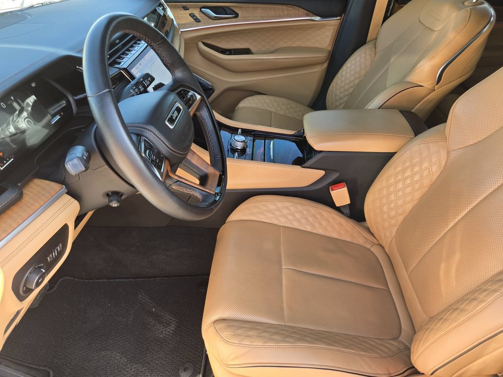 Used 2022 Jeep Grand Cherokee Summit AWD/4WD image 12
