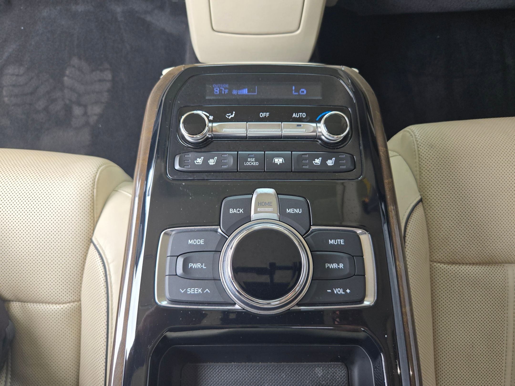 Used 2018 Genesis G90 5.0 Ultimate image 17