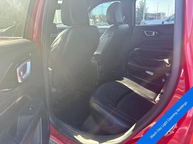 Used 2023 Jeep Compass Latitude AWD/4WD image 12