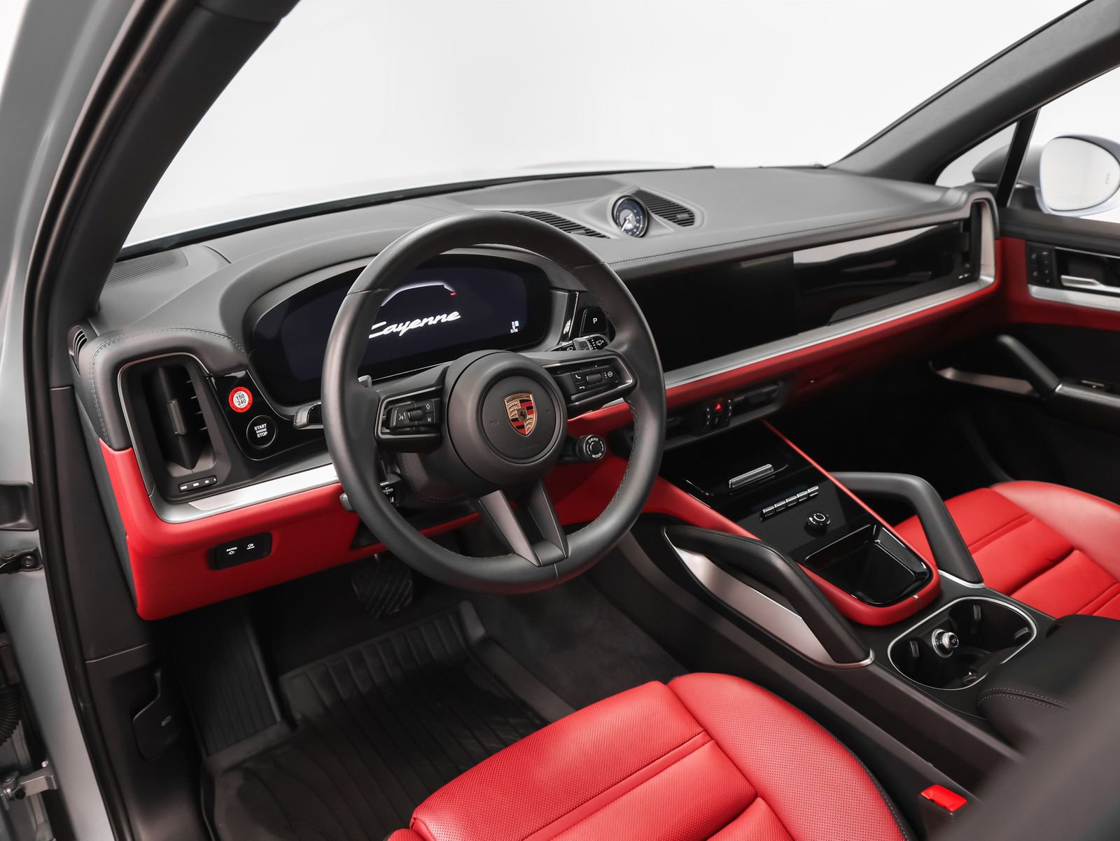 Certified 2025 Porsche Cayenne E-Hybrid image 4