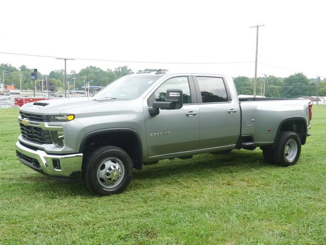 Used 2025 Chevrolet Silverado 3500 LT AWD/4WD image 9