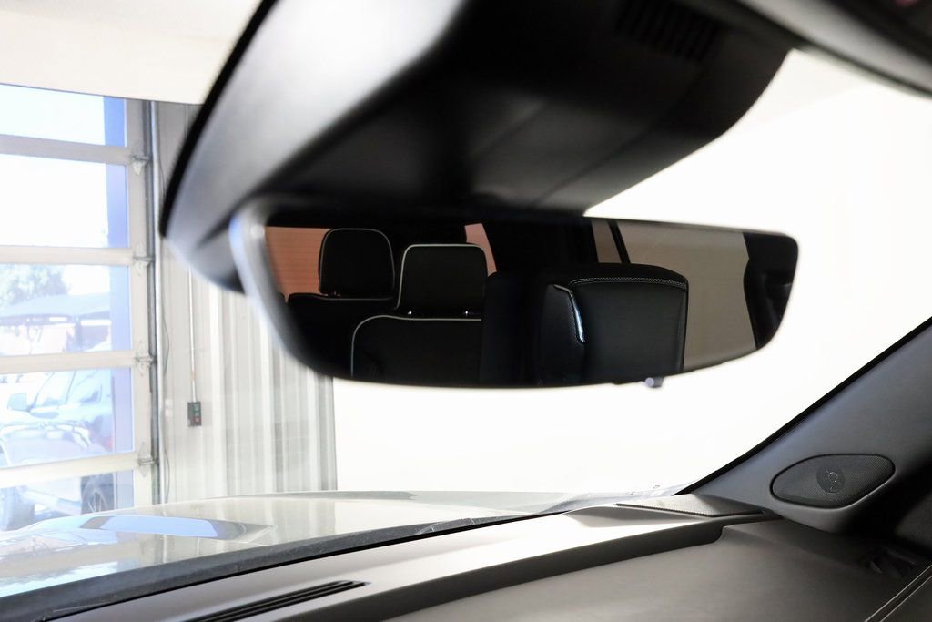 Used 2025 GMC Yukon AT4 Ultimate image 32