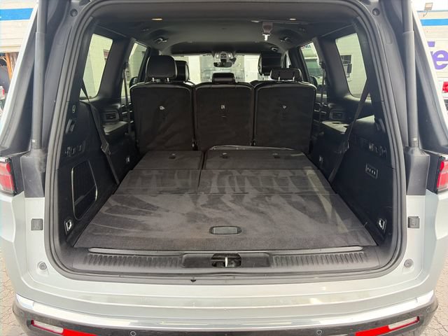 Used 2022 Jeep Wagoneer Series III AWD/4WD image 23