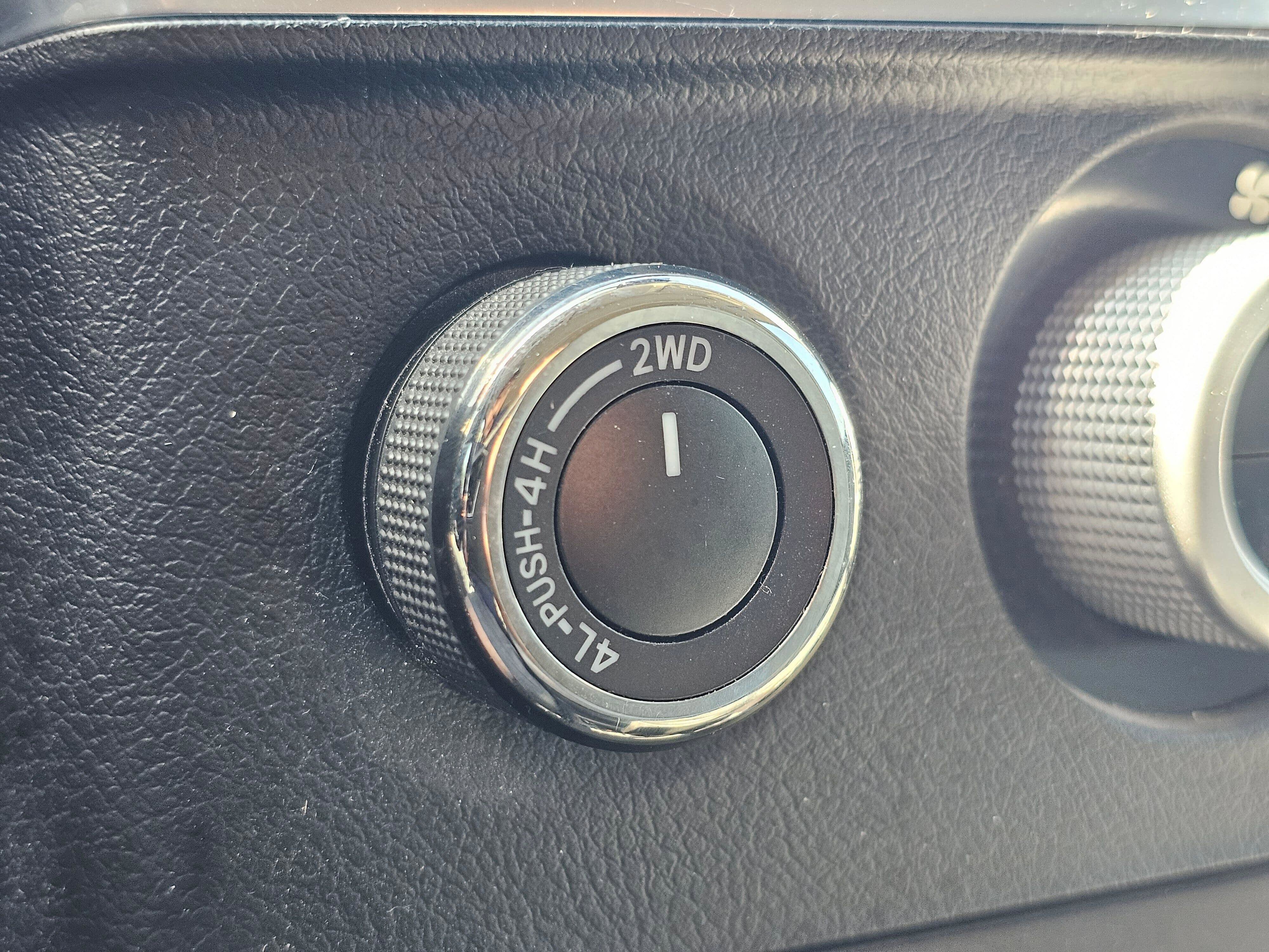 Used 2019 Toyota Sequoia SR5 AWD/4WD image 27