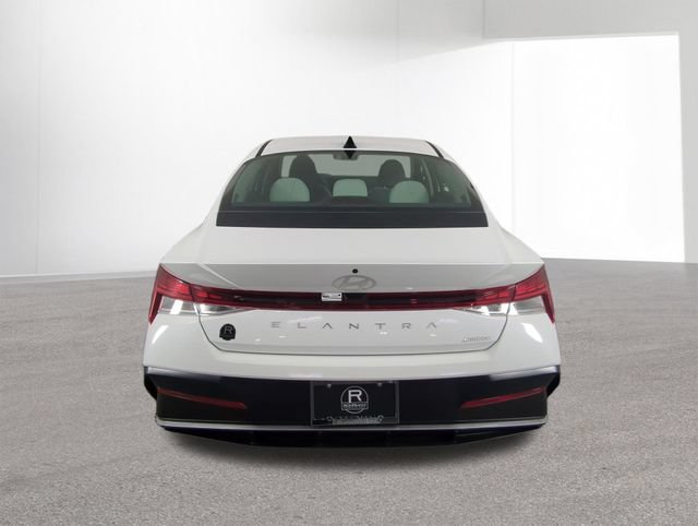 New 2026 Hyundai Elantra Limited FWD image 14
