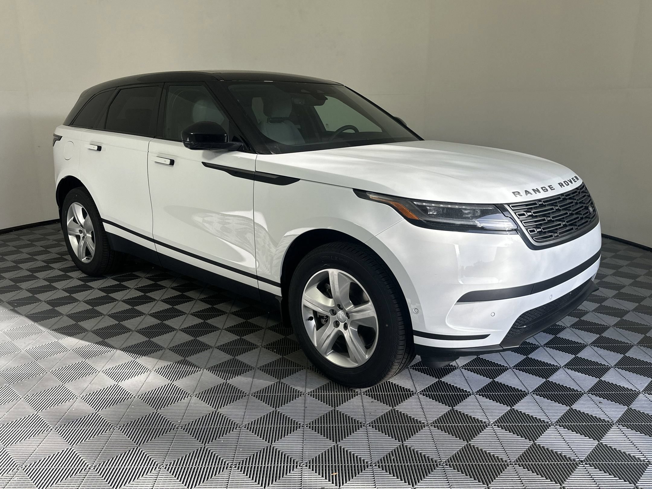 Certified 2026 Land Rover Range Rover Velar S AWD/4WD image 5
