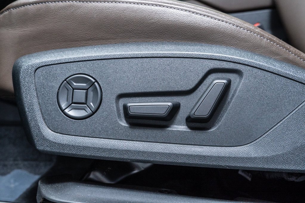 Used 2025 Audi Q6 e-tron Premium w/ Convenience Package image 22