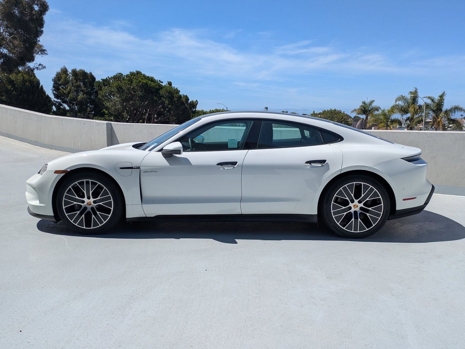 New 2025 Porsche Taycan video 2