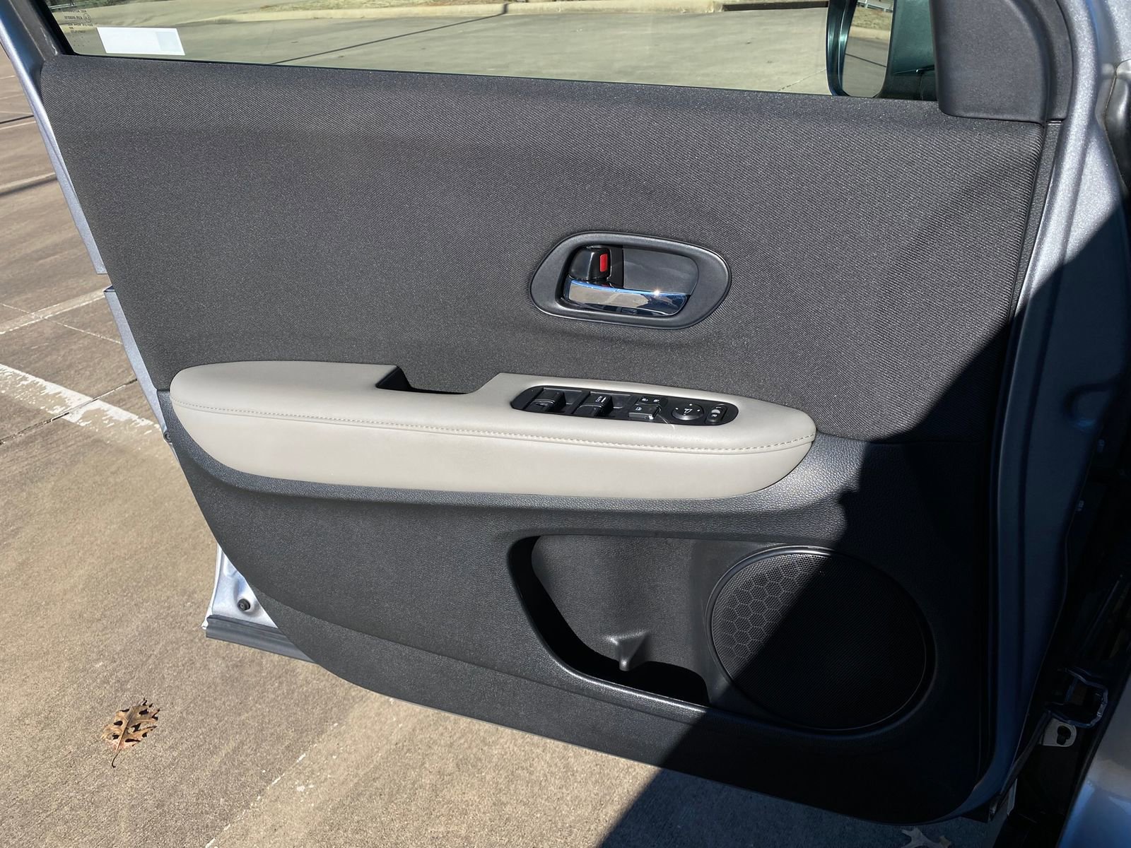 Certified 2021 Honda HR-V LX image 26