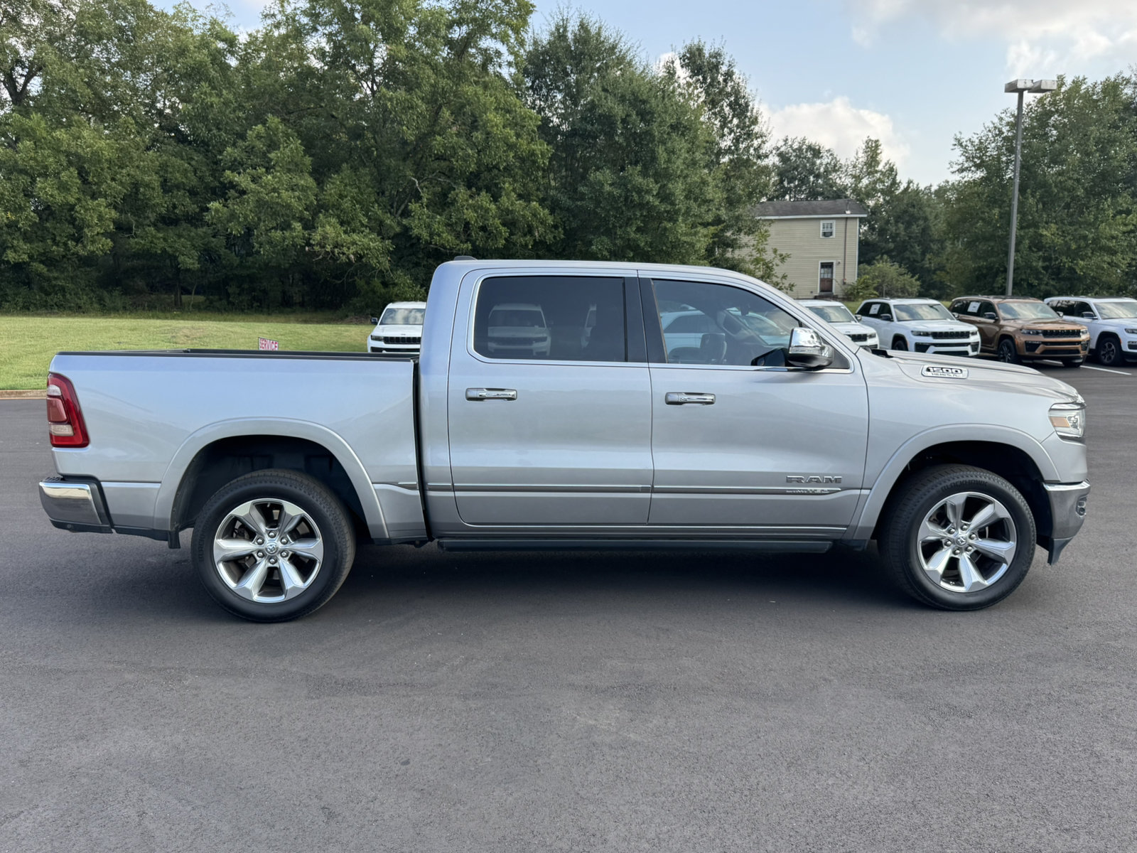 Used 2019 RAM 1500 Limited RWD image 4