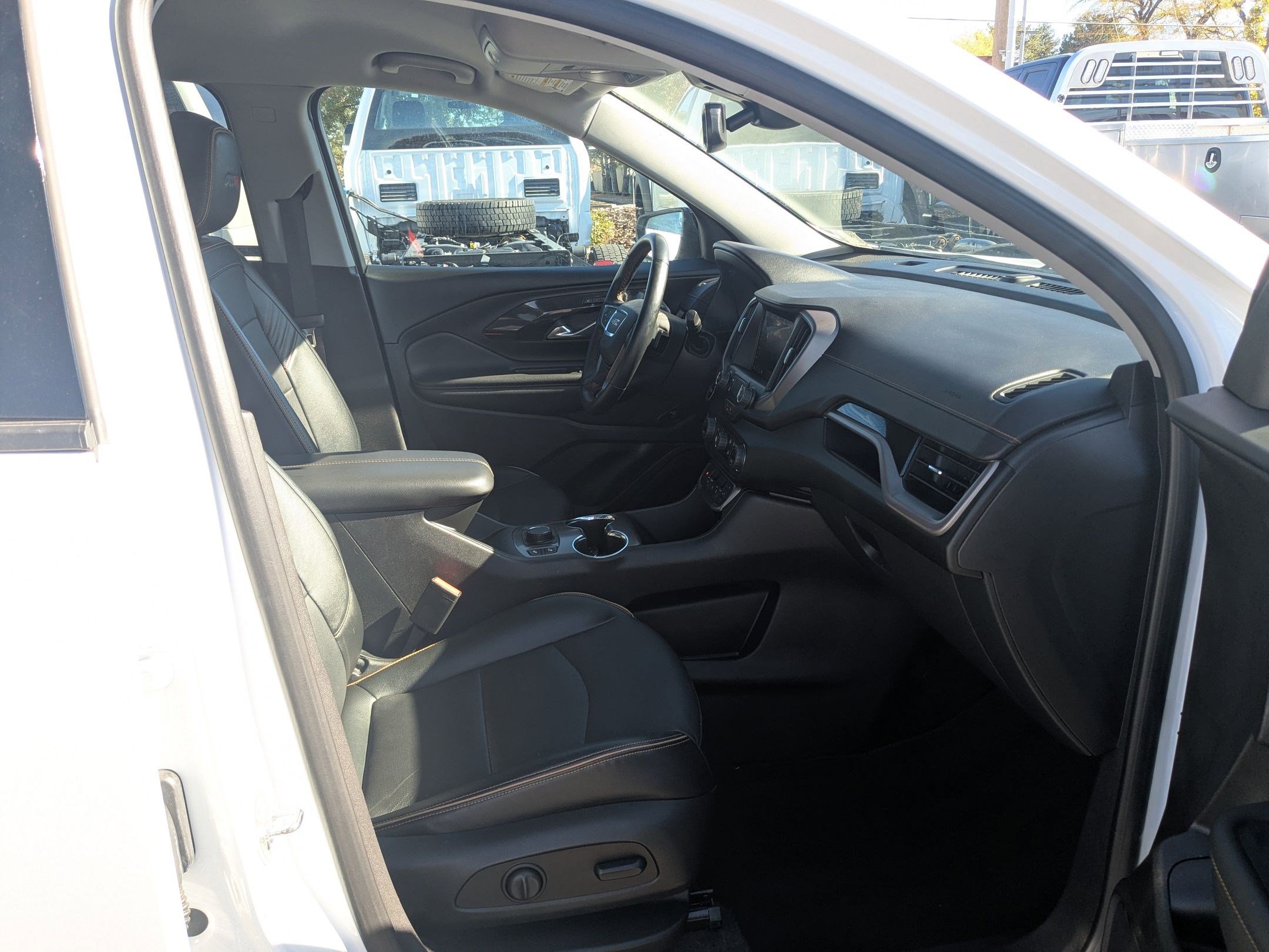 Used 2023 GMC Terrain AT4 image 28