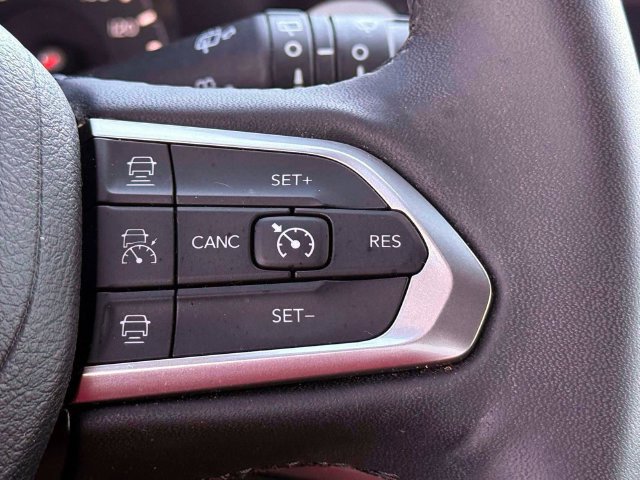 Certified 2025 Jeep Compass Limited AWD/4WD image 24
