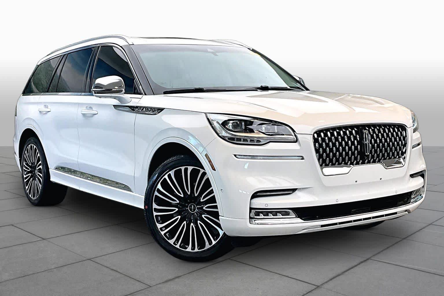 Used 2022 Lincoln Aviator Black Label w/ Dynamic Handling Package AWD/4WD image 3