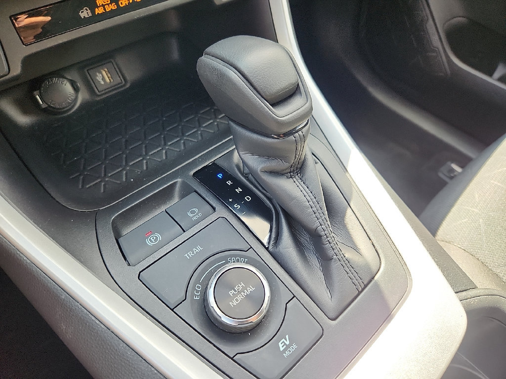 Certified 2024 Toyota RAV4 XLE AWD/4WD image 17