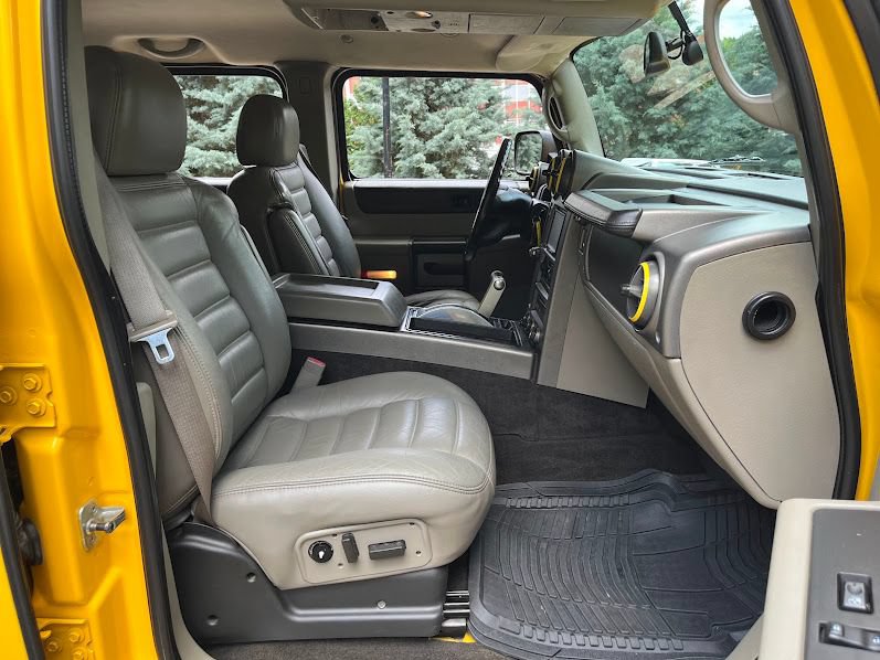 Used 2004 HUMMER H2 w/ Preferred Equipment Group AWD/4WD image 37