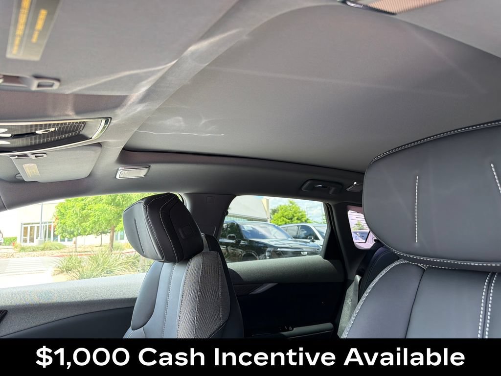 New 2026 Cadillac Optiq Sport 1 w/ LPO, Floor Liner Package AWD/4WD image 31