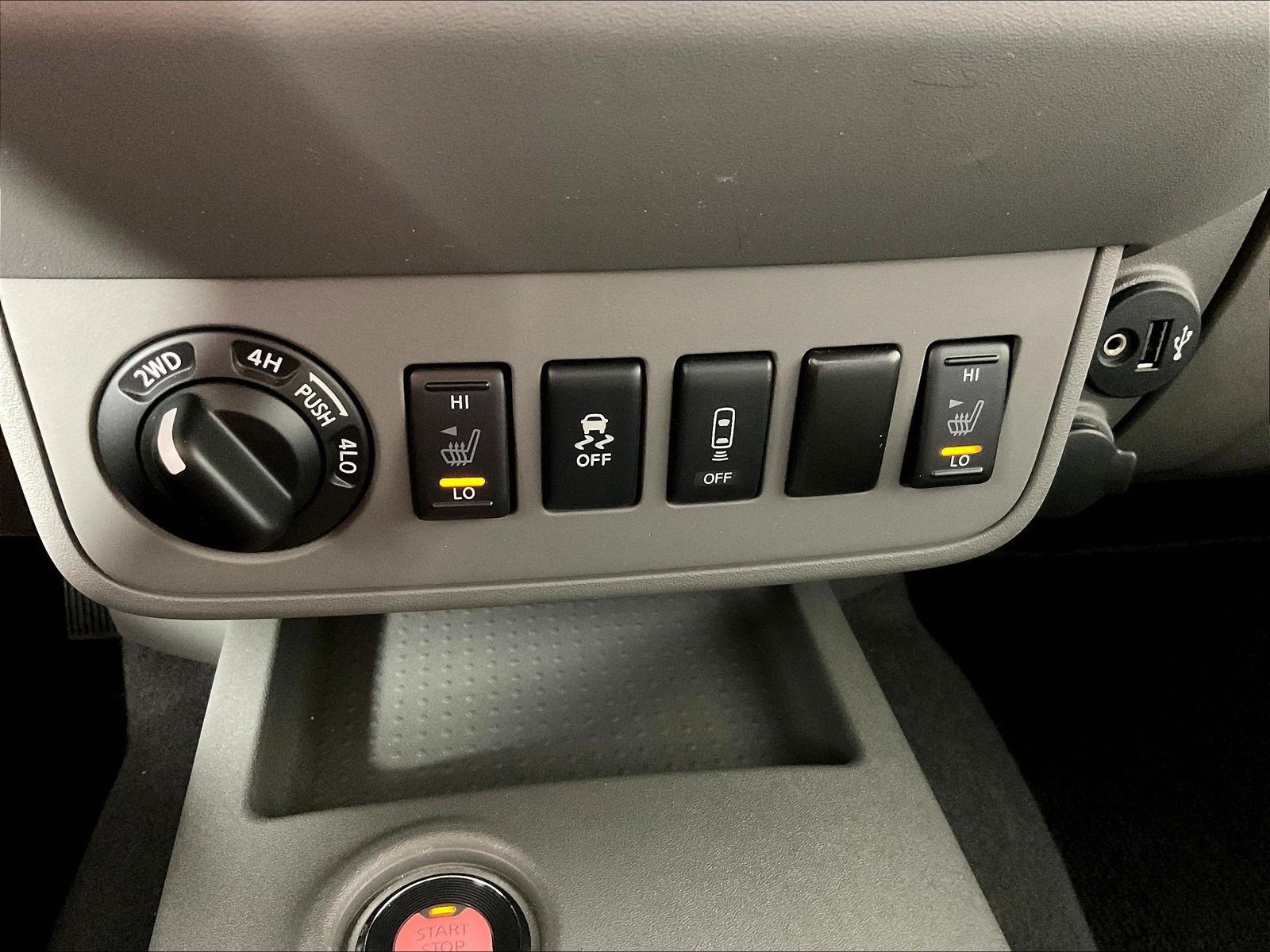 Used 2020 Nissan Frontier SV w/ Midnight Edition Floor Mats AWD/4WD image 36