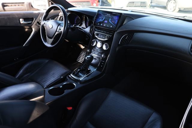 Used 2013 Hyundai Genesis 3.8 image 18