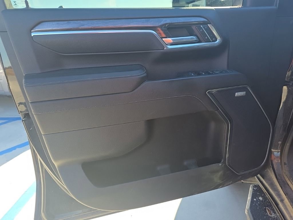 Used 2024 Chevrolet Silverado 3500 LTZ w/ LTZ Convenience Package image 40