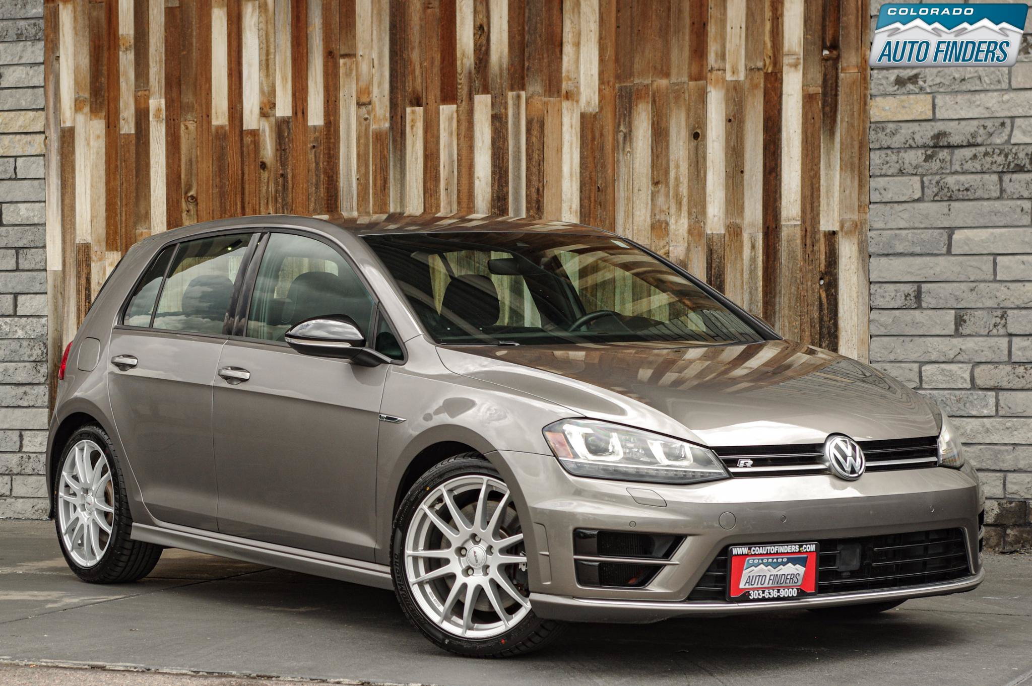 Used 2017 Volkswagen Golf R 4-Door AWD/4WD image 9