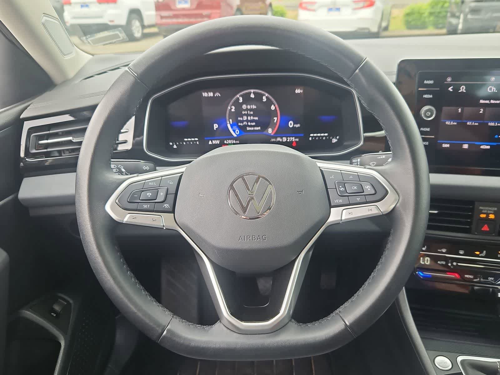 Certified 2025 Volkswagen Jetta SE FWD image 23